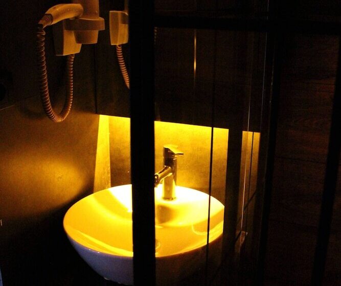 四人豪华间, Istanbul Fair