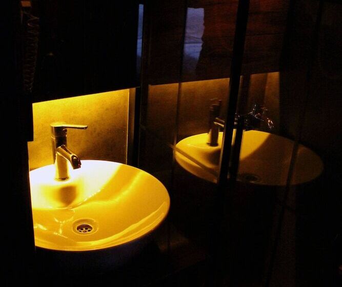 四人豪华间, Istanbul Fair