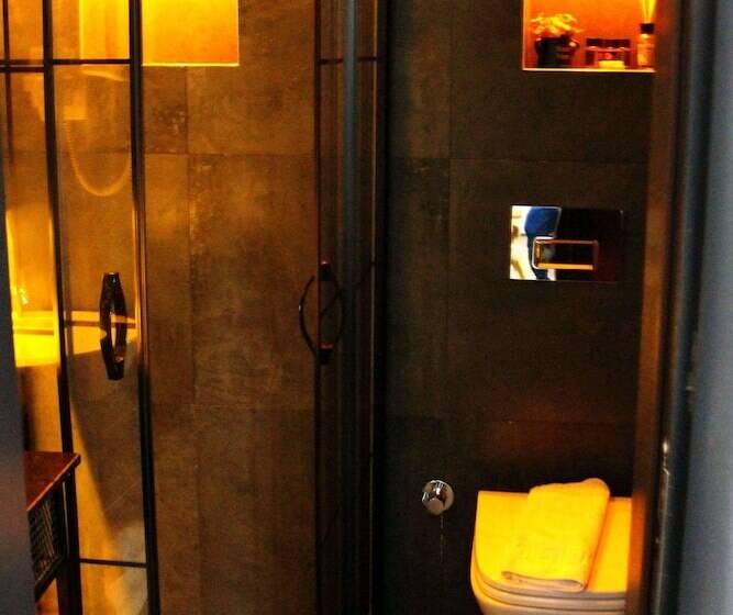 四人豪华间, Istanbul Fair