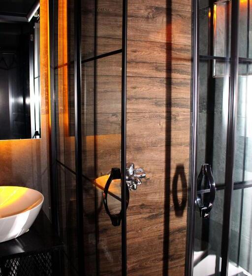 豪华单人间, Istanbul Fair