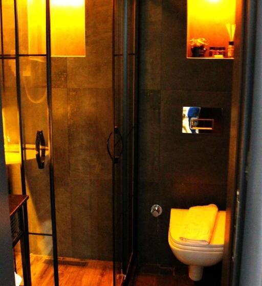 四人豪华间, Istanbul Fair