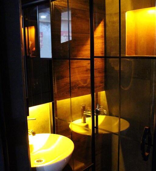 四人豪华间, Istanbul Fair