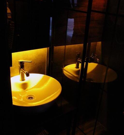 四人豪华间, Istanbul Fair