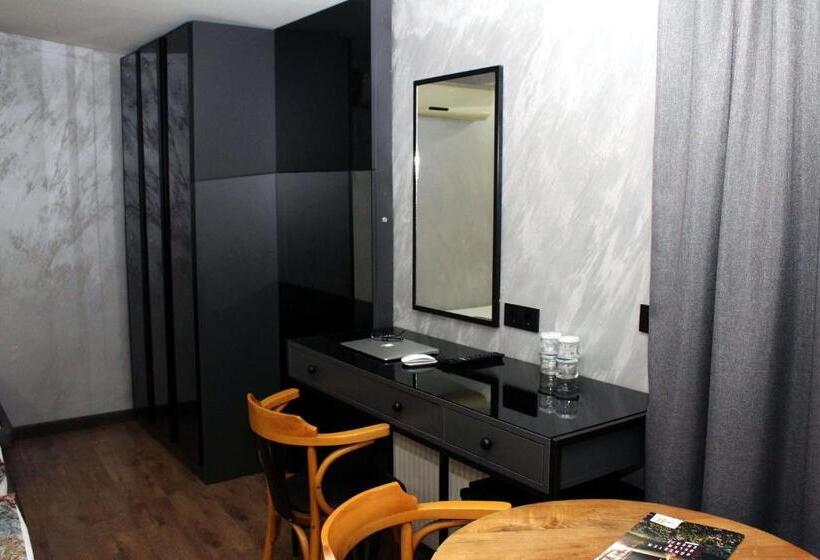 四人豪华间, Istanbul Fair