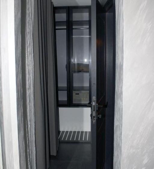 标准单人间, Istanbul Fair