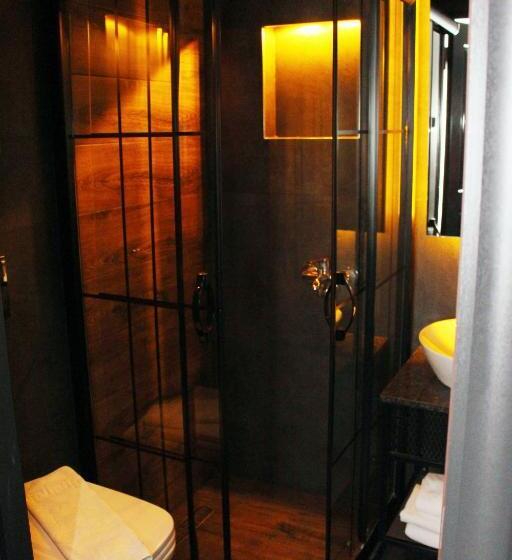 标准间, Istanbul Fair