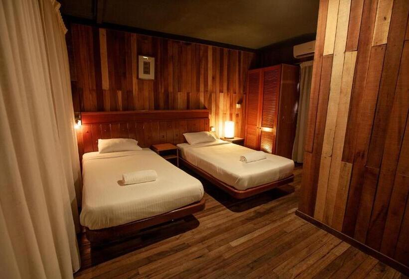 Quarto Estandar Vista Piscina, Joe Fisherman Inn