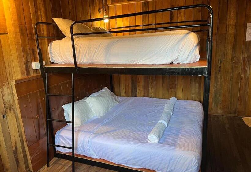 Quarto Quádruplo Economy, Joe Fisherman Inn