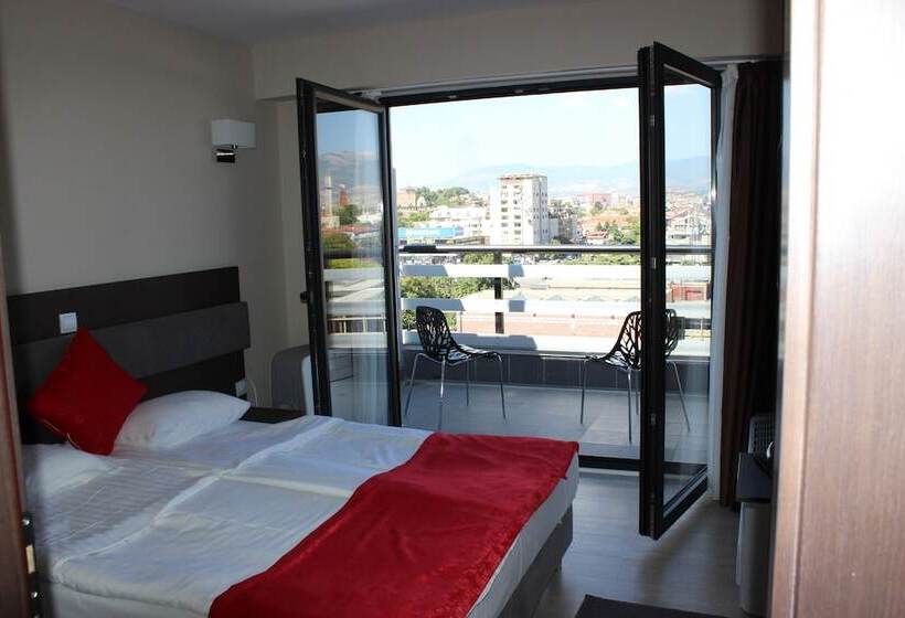 سوئیت با بالکن, Opera House