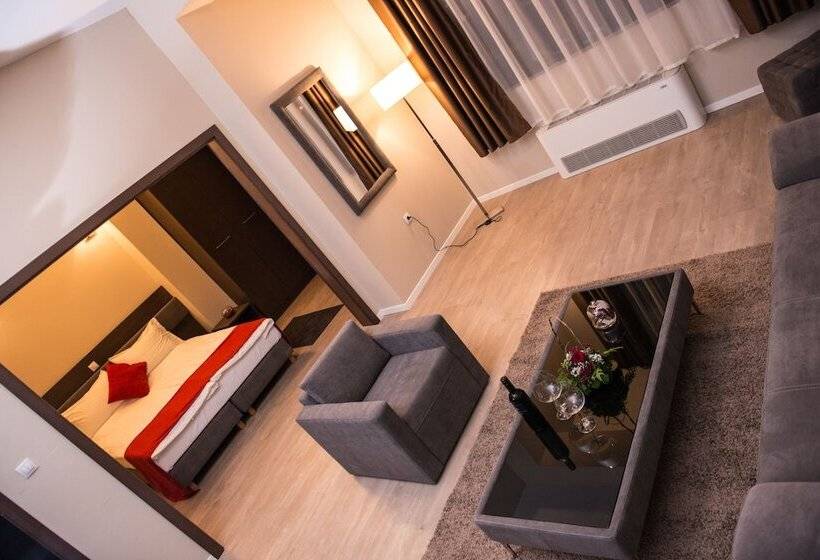 مجموعه ویستا شهر, Opera House