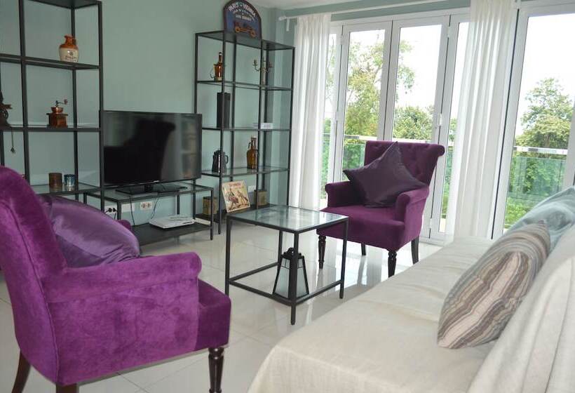 １ベッドルームペントハウスアパート, Pandora