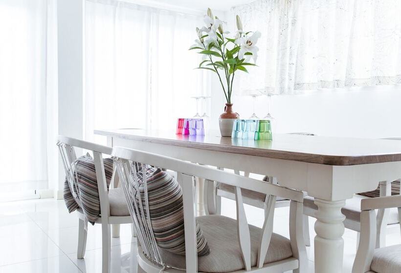 １ベッドルームペントハウスアパート, Pandora