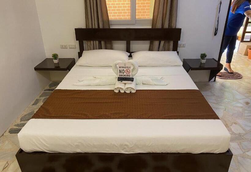 Номер Deluxe с Балконом, Papa Freds Beach Resort