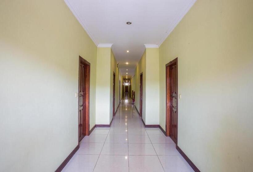 اتاق استاندارد سه نفره, Side Walk