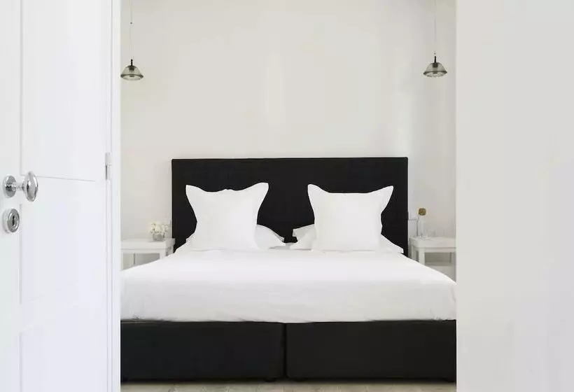 سوییت لوکس, White 1921 Saint Tropez