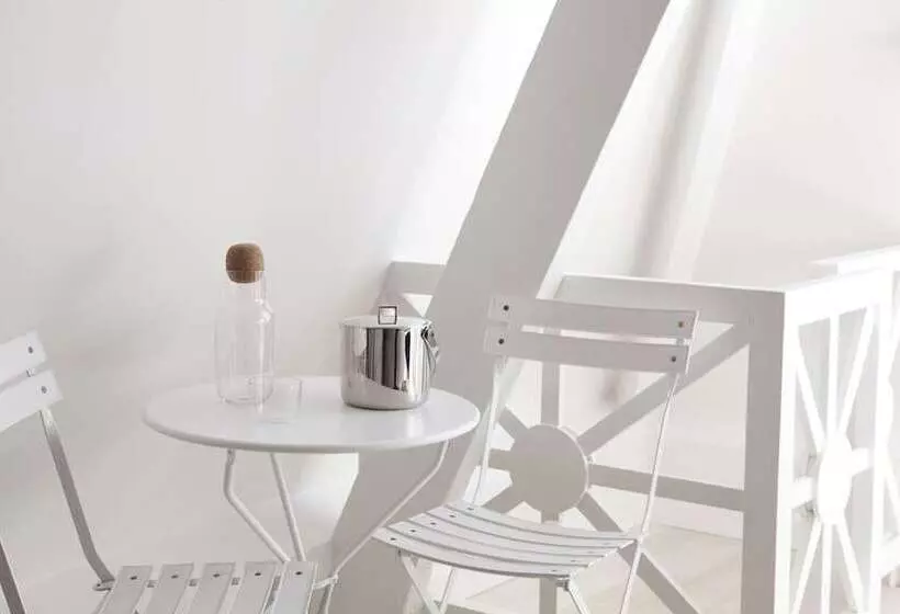 اتاق دوبلکس, White 1921 Saint Tropez