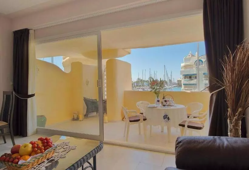 海の見える１ベッドルームアパートメント, Puerto Marina Beach & Golf