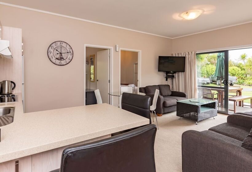 Апартаменты 3 Спальни, Bay Of Islands Holiday Apartments