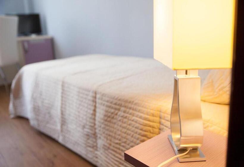 标准单人间, B&b Trapani In