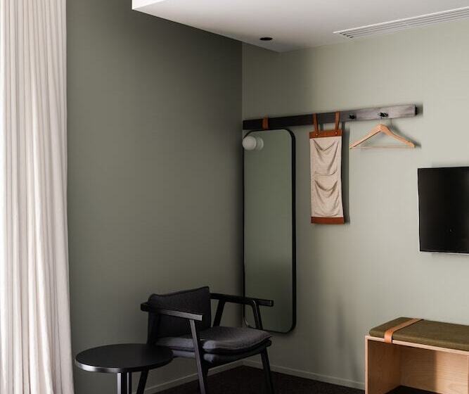 ダブルベッドスタンダードルーム, Alex