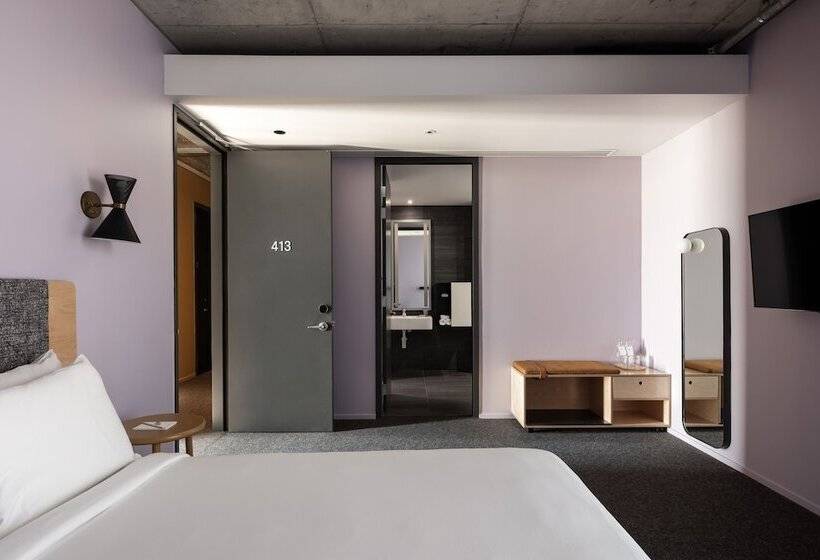 シティビューのダブルベッドスタンダードルーム, Alex