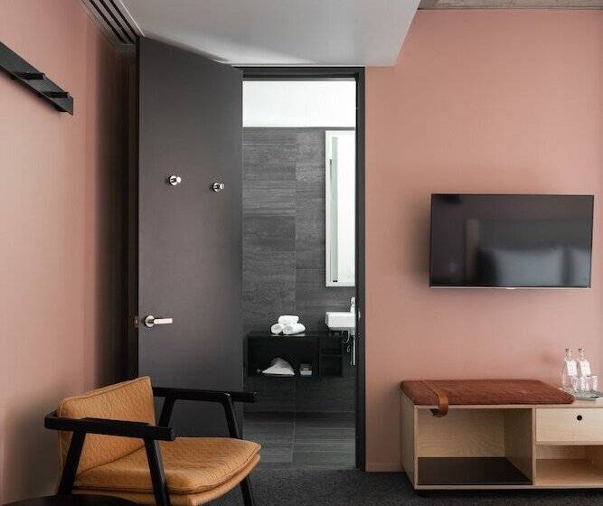 シティビューのダブルベッドスタンダードルーム, Alex