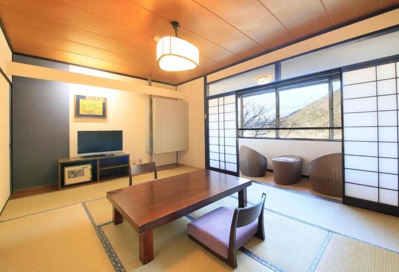 Семейный Номер, Ginshotei Awashima