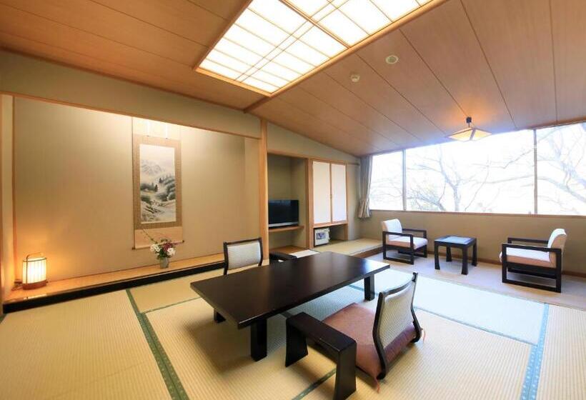 Семейный Номер Вид на Горы, Ginshotei Awashima