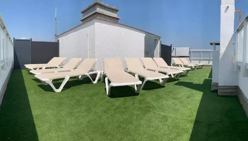 Standard Neljän Hengen Huone, Hôtel Le Canetois