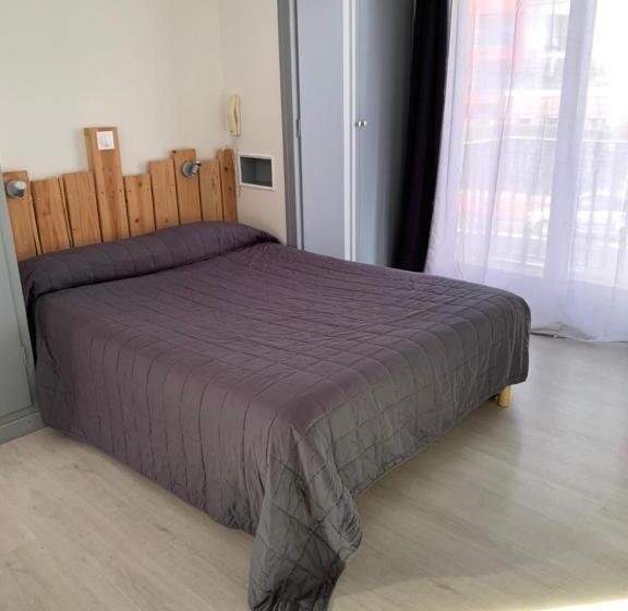 四人标准间, Hôtel Le Canetois