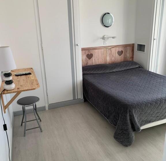 Номер Стандарт, Hôtel Le Canetois