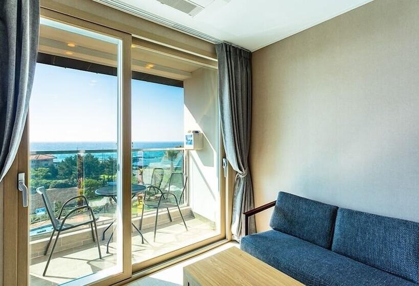 Camera Superiore, Rich