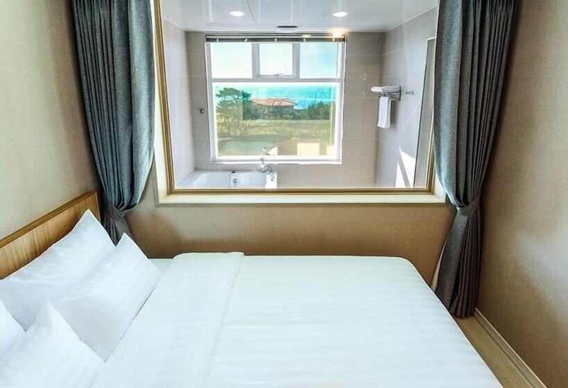 Camera Superiore, Rich