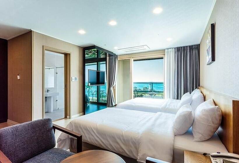 Camera Superiore, Rich