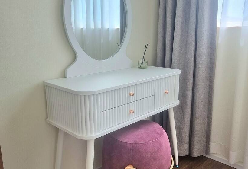 Camera Standard, Rich