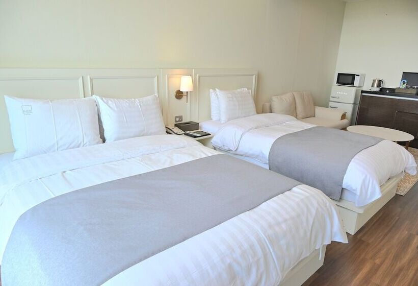 Camera Standard, Rich