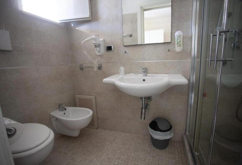 스탠다드 트리플 룸, Oldwell