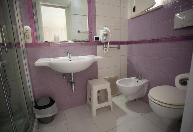 4인용 스탠다드 룸, Oldwell