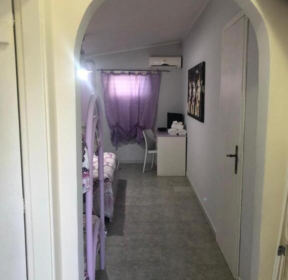 이코노미 룸, Oldwell