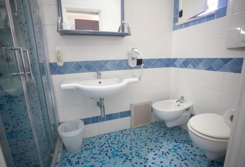 스탠다드 트리플 룸, Oldwell