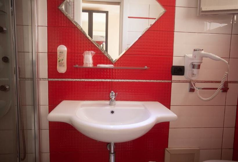 스탠다드 트리플 룸, Oldwell