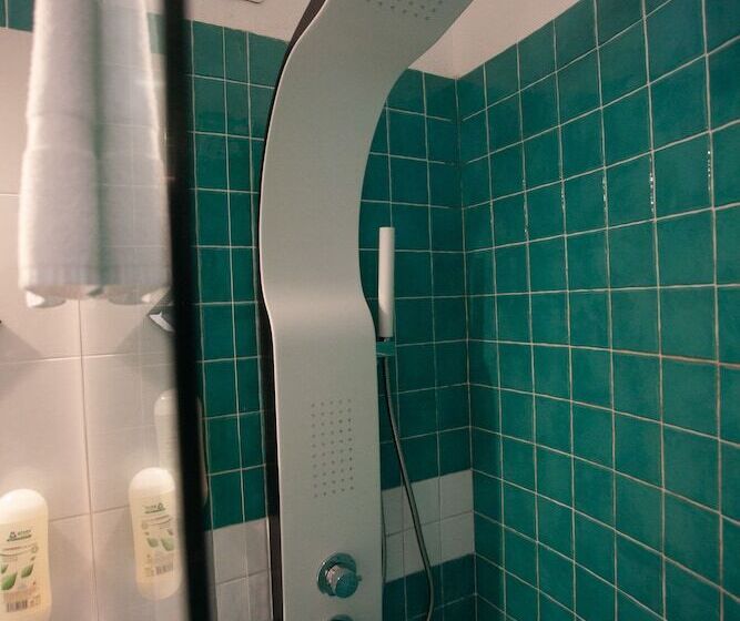 스탠다드 트리플 룸, Oldwell