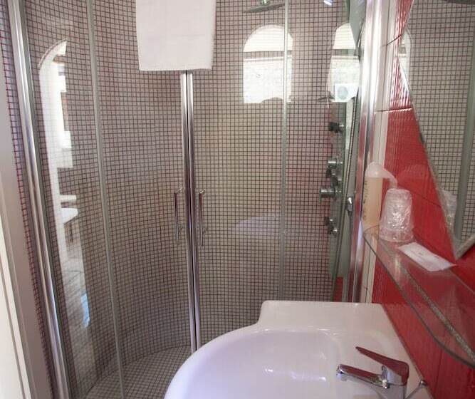 스탠다드 트리플 룸, Oldwell