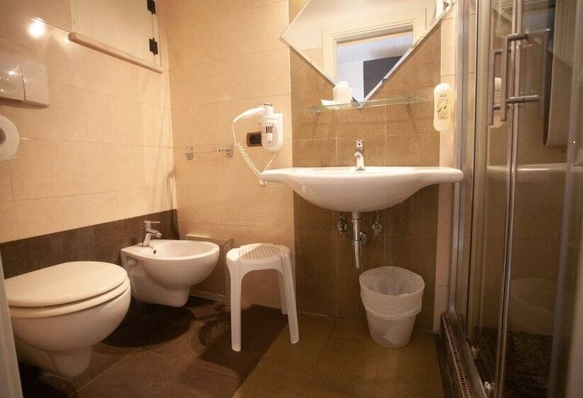 4인용 스탠다드 룸, Oldwell