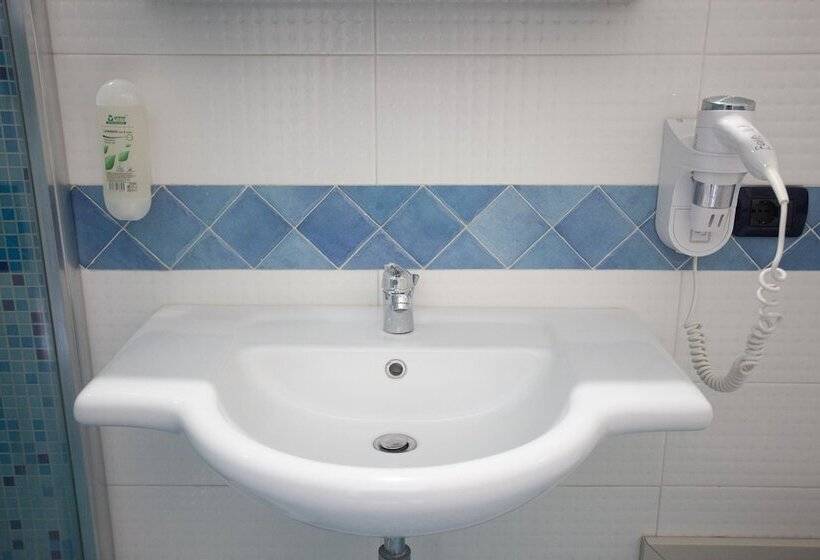 4인용 스탠다드 룸, Oldwell