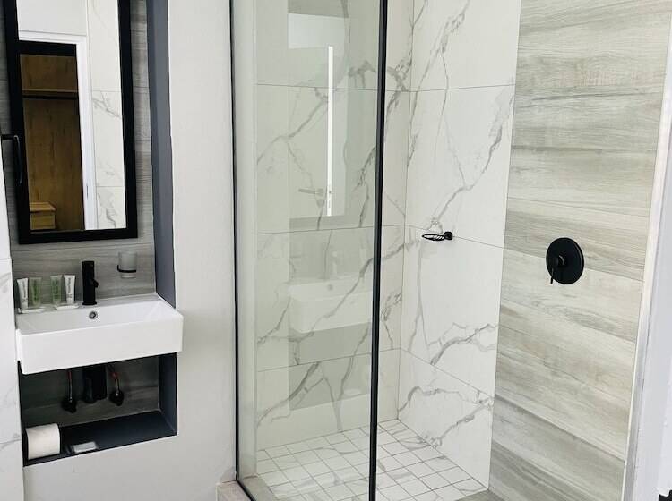 디럭스 룸, Pavilion Hotel Durban