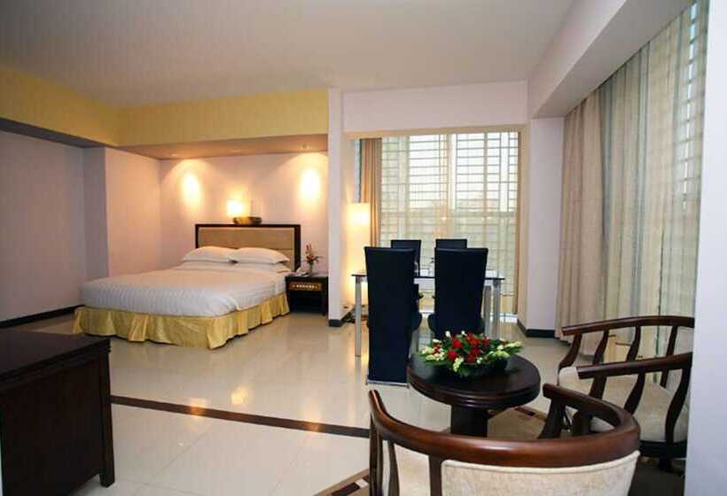 سوییت اجرایی, Star Pacific