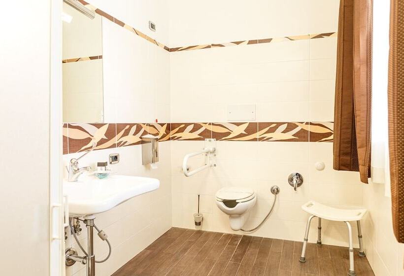 Chambre Triple Standard, Villa Sofia