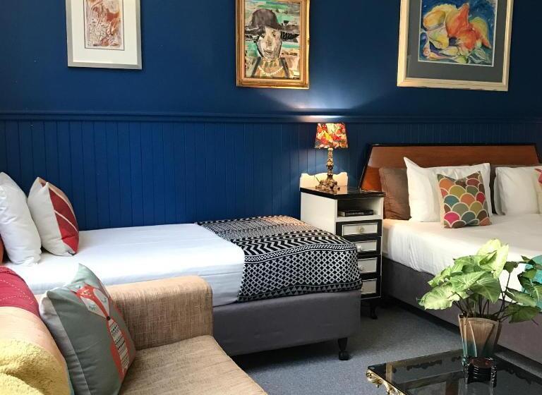 חדר משפחתי, Vine Valley Inn