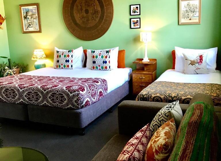 חדר משפחתי, Vine Valley Inn